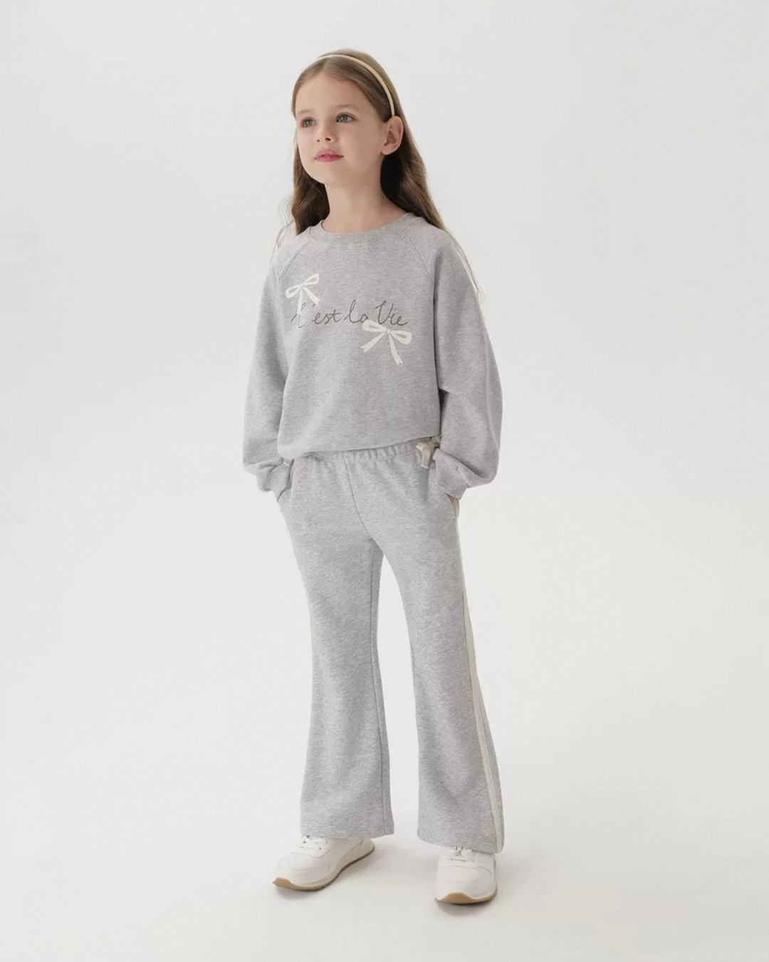 SSPACHSW- Parisian Chic Sweatshirt