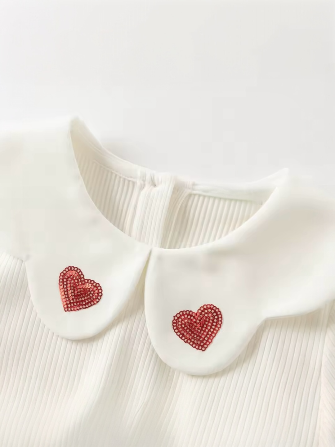 AW26 – Heart Collar Top