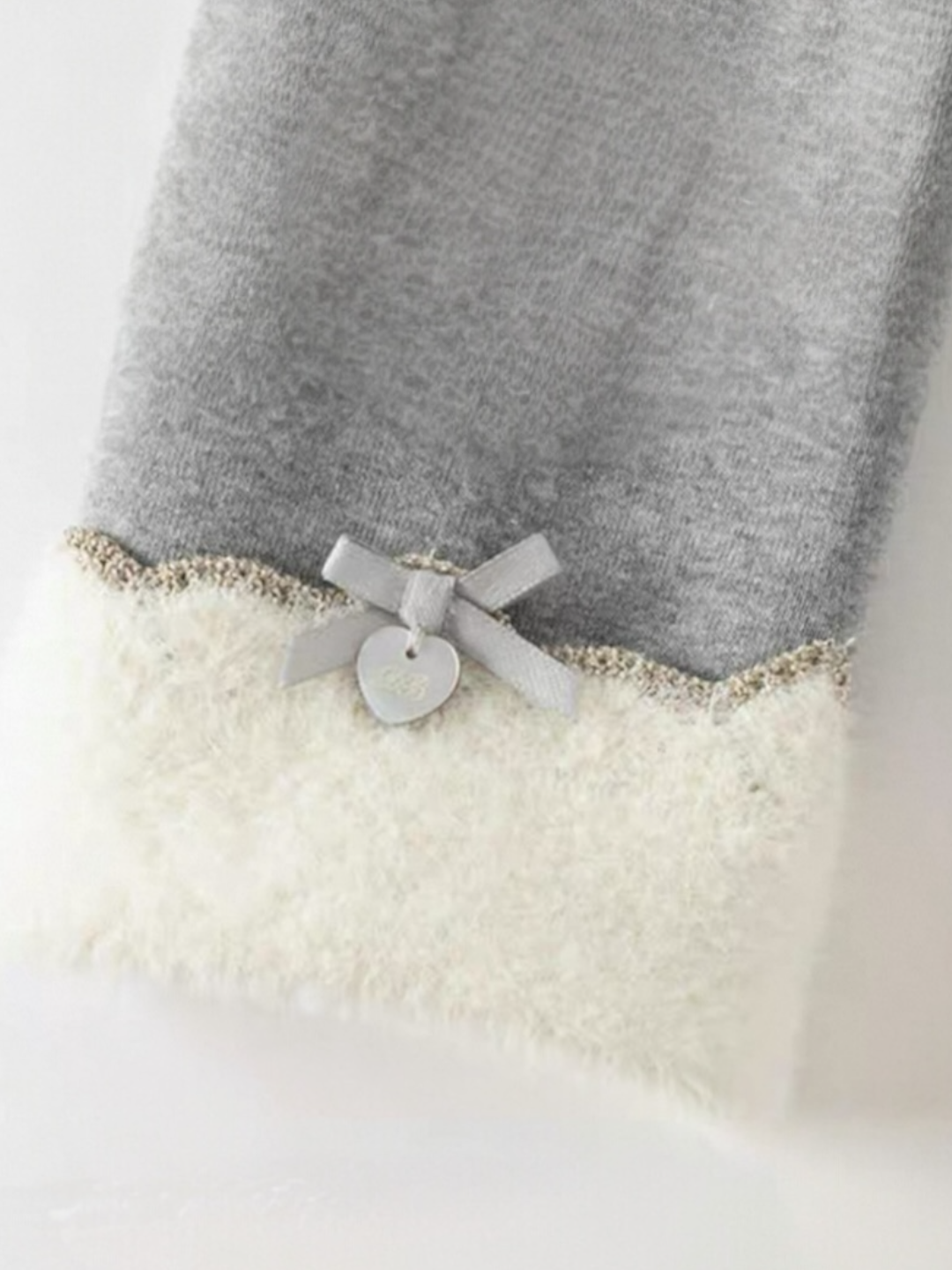 AW26 – Bow Fleece Leggings